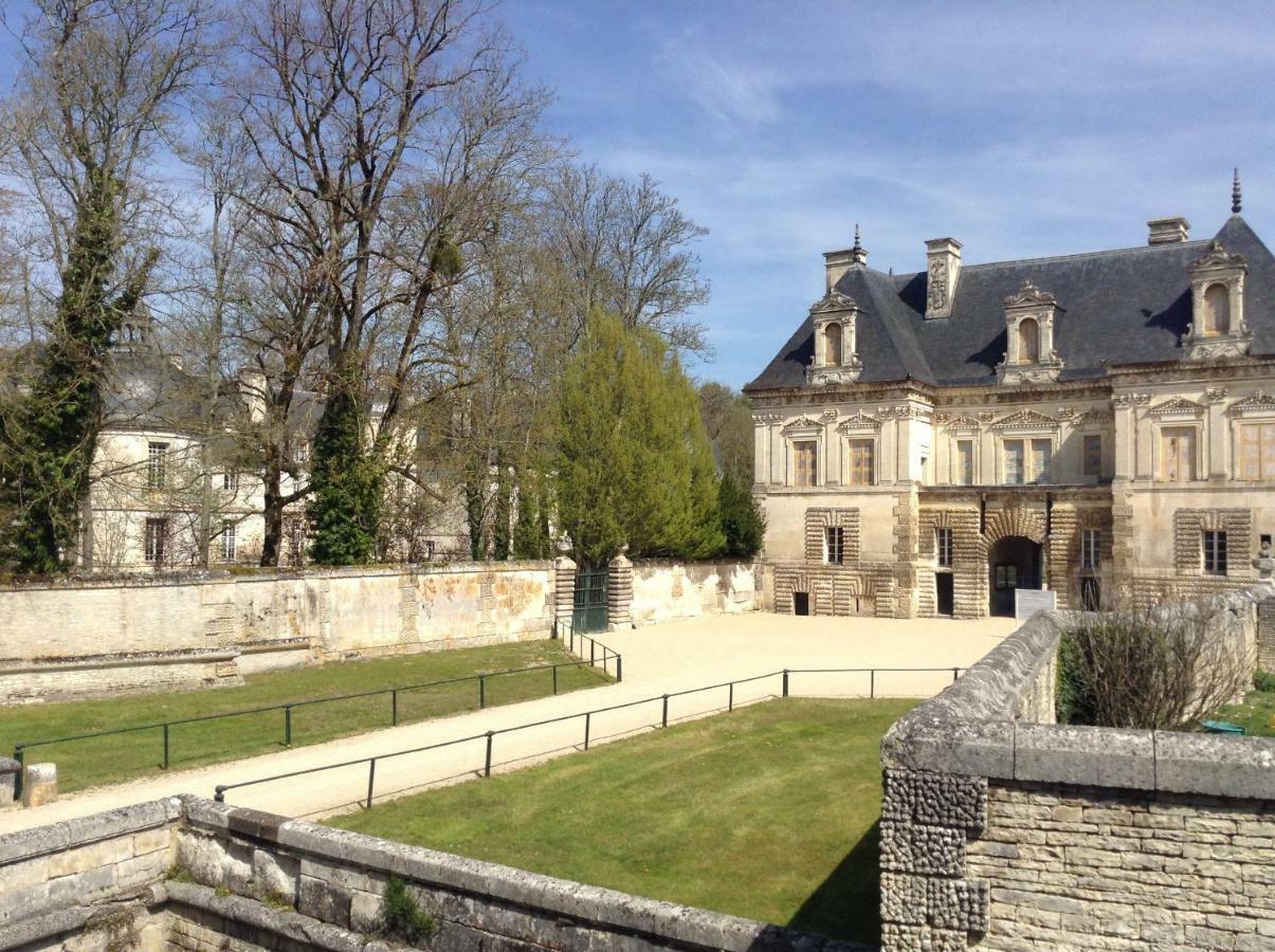 La Virgule De Tanlay Bed and Breakfast Buitenkant foto